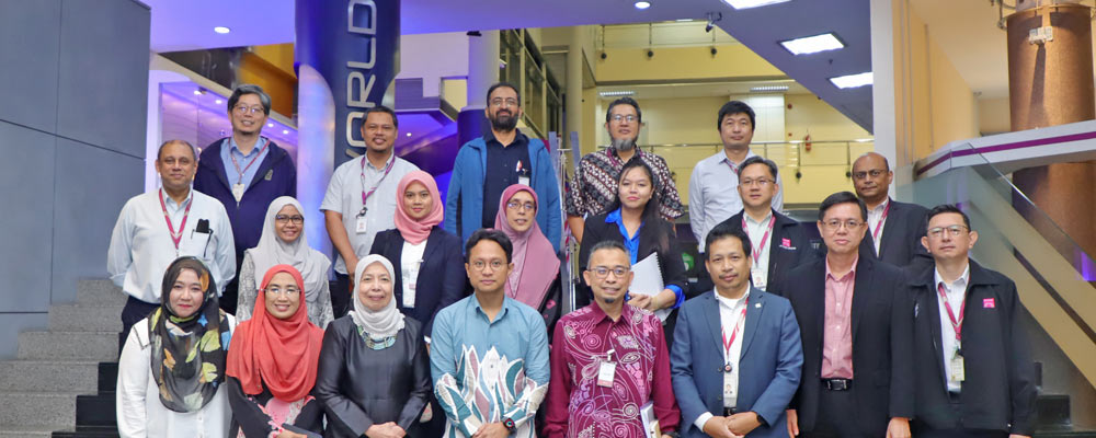 Visit by the Institute of Informatics and Computing in Energy 2