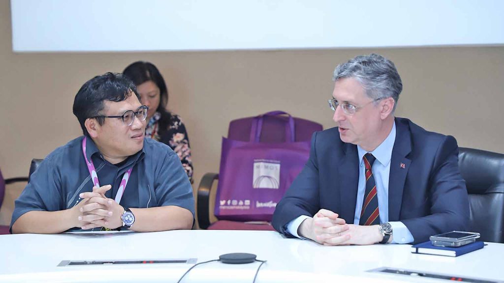 CORPhighlights_0004s_0001_1_14C