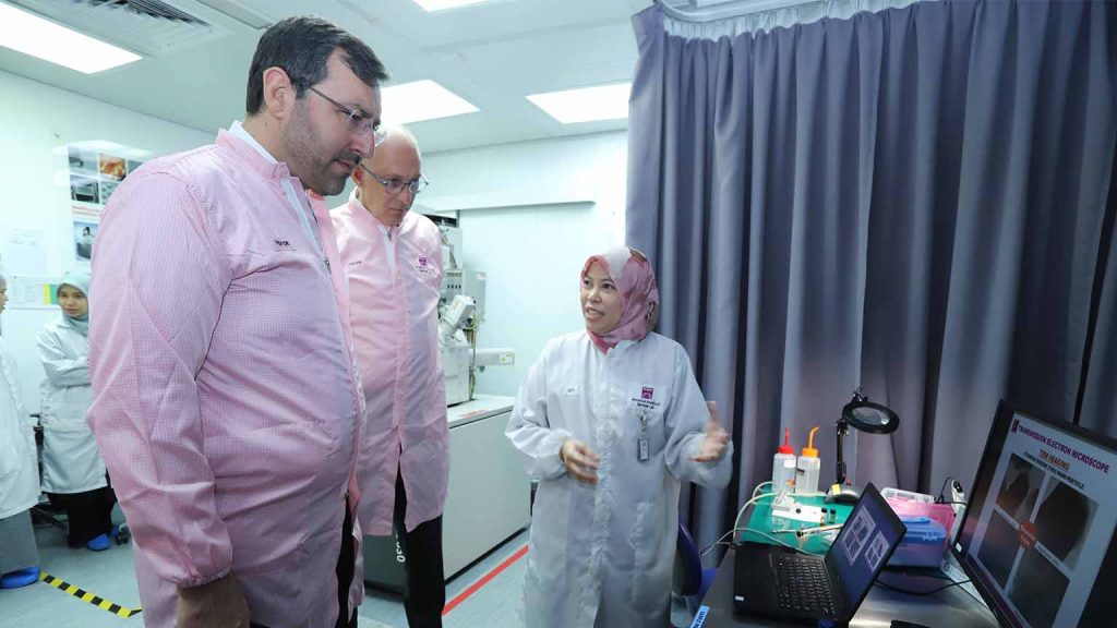 CORPhighlights_0005s_0001_1_13D