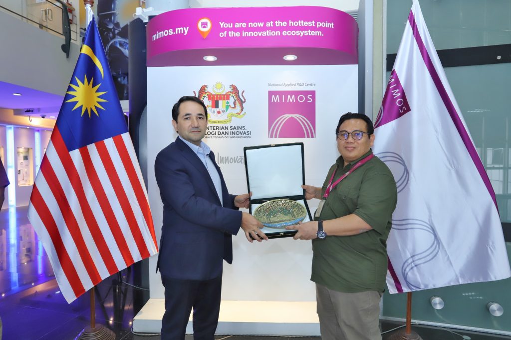 Photo 1 - MY + Uzeltexsanoat