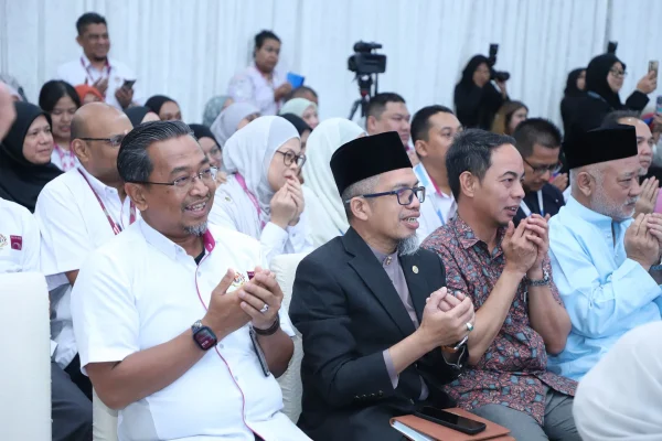 IMG_6395.jpg_compressed IMG_6395.jpg_compressed